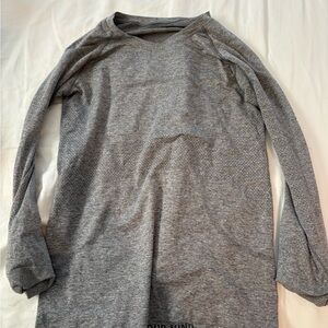 lululemon athletica Women's Long Sleeve Heather Gray Top